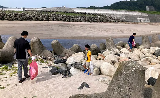 日本ケミコン株式会社高萩工場による海岸清掃活動