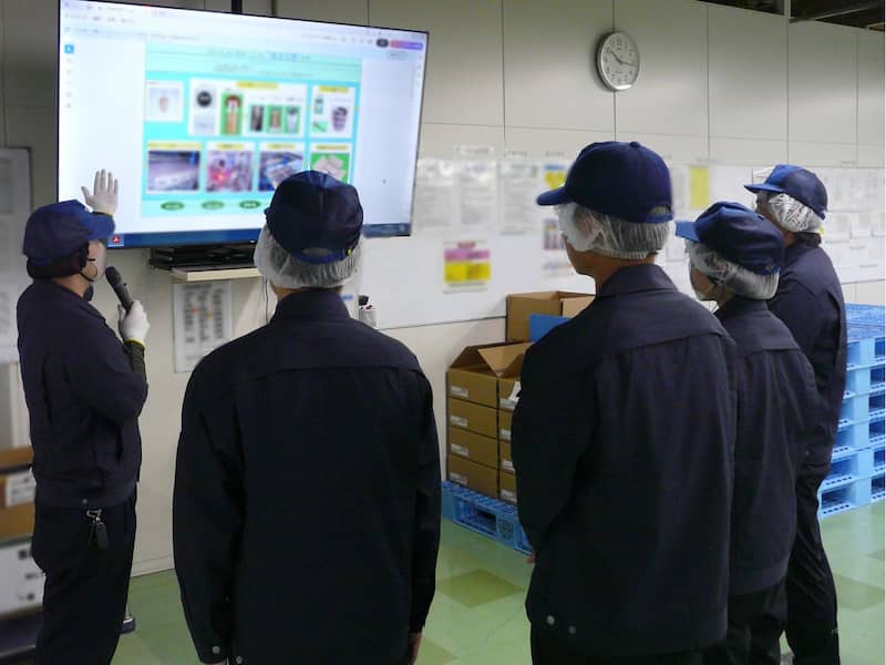 製造ライン説明の様子