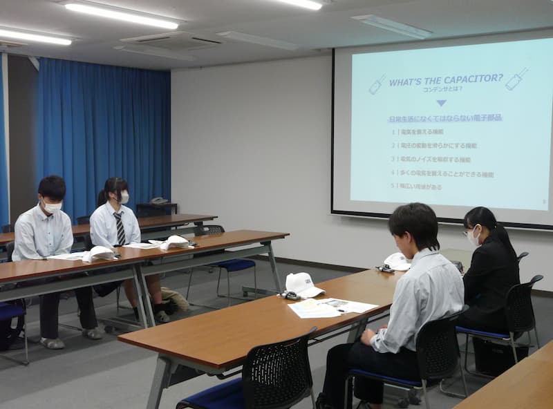 会社概要説明の様子
