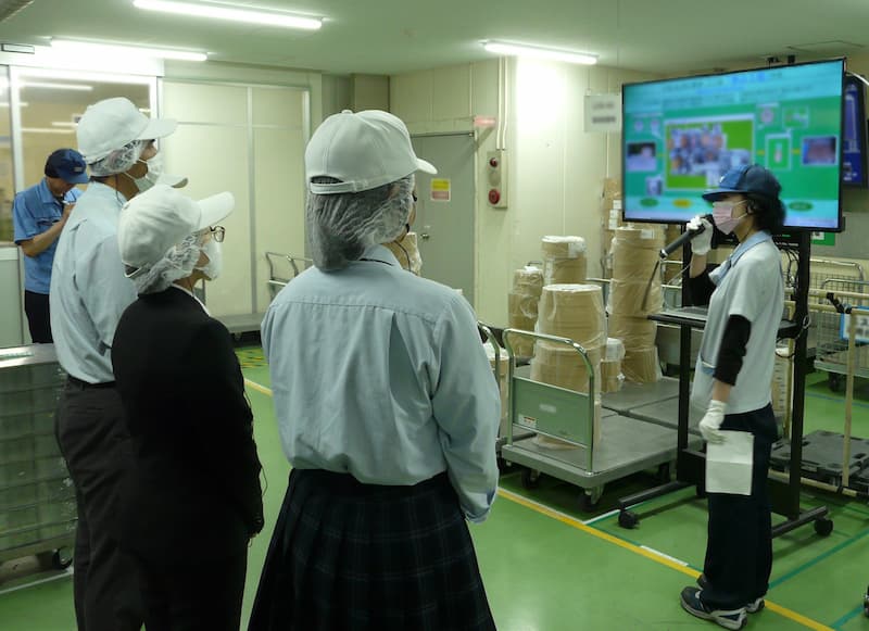 工場見学の様子