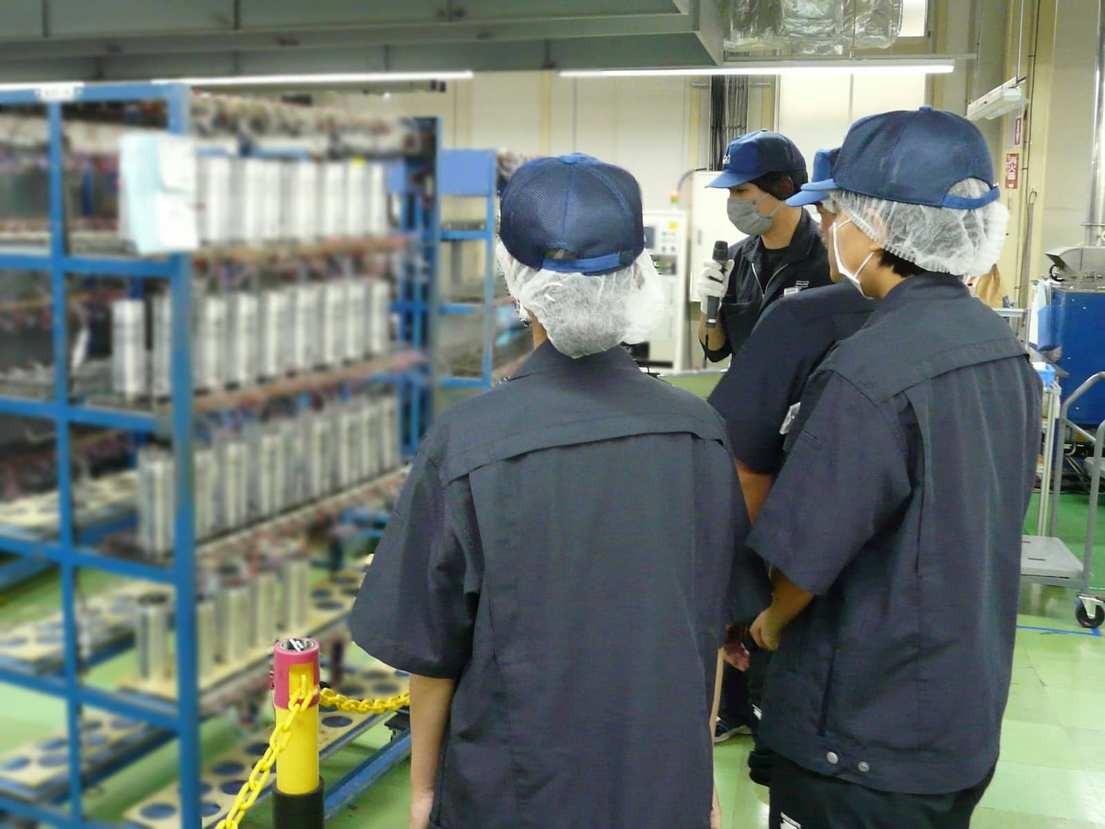 コンデンサ製造ラインの様子